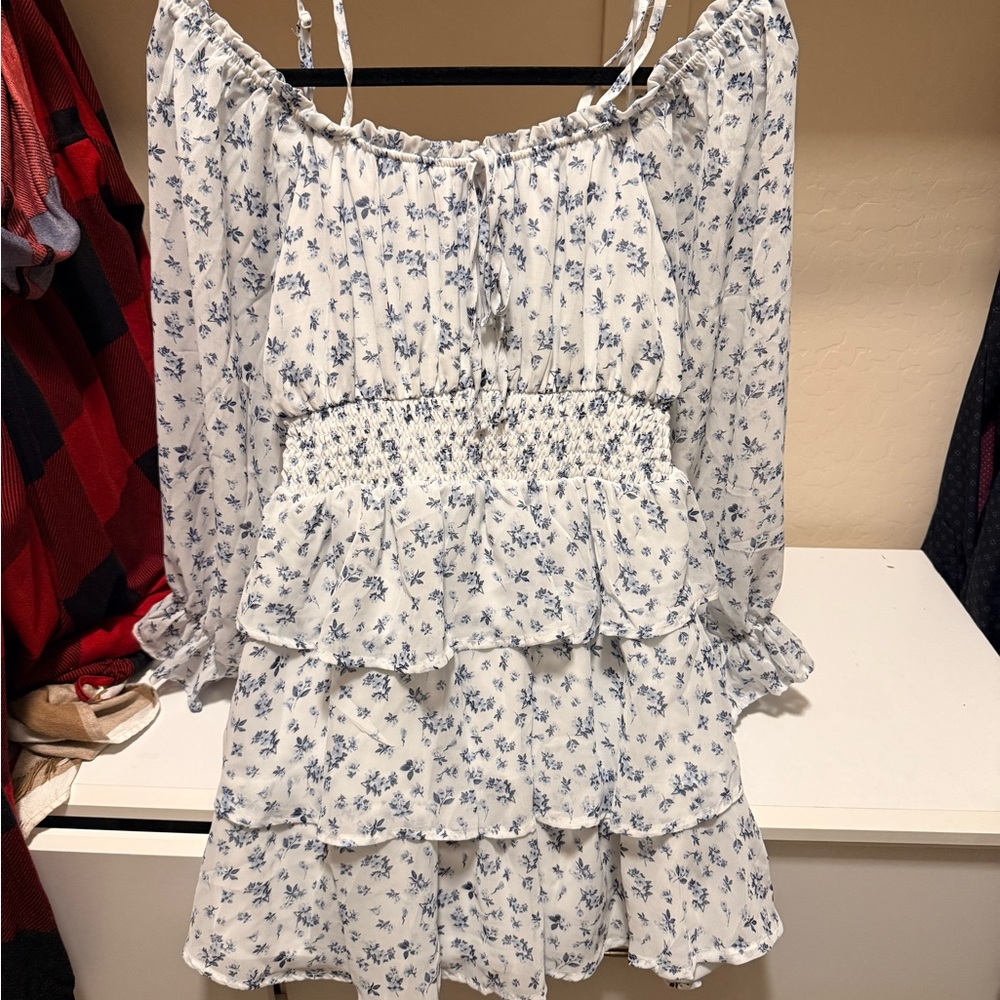 Harper & Ivy White and Blue Floral Top